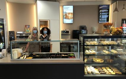 Nouvelle cafétériat dans le hall de l'hôpital