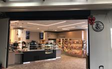 Nouvelle cafétériat dans le hall de l'hôpital